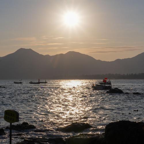 夕阳下的渔舟唱晚
